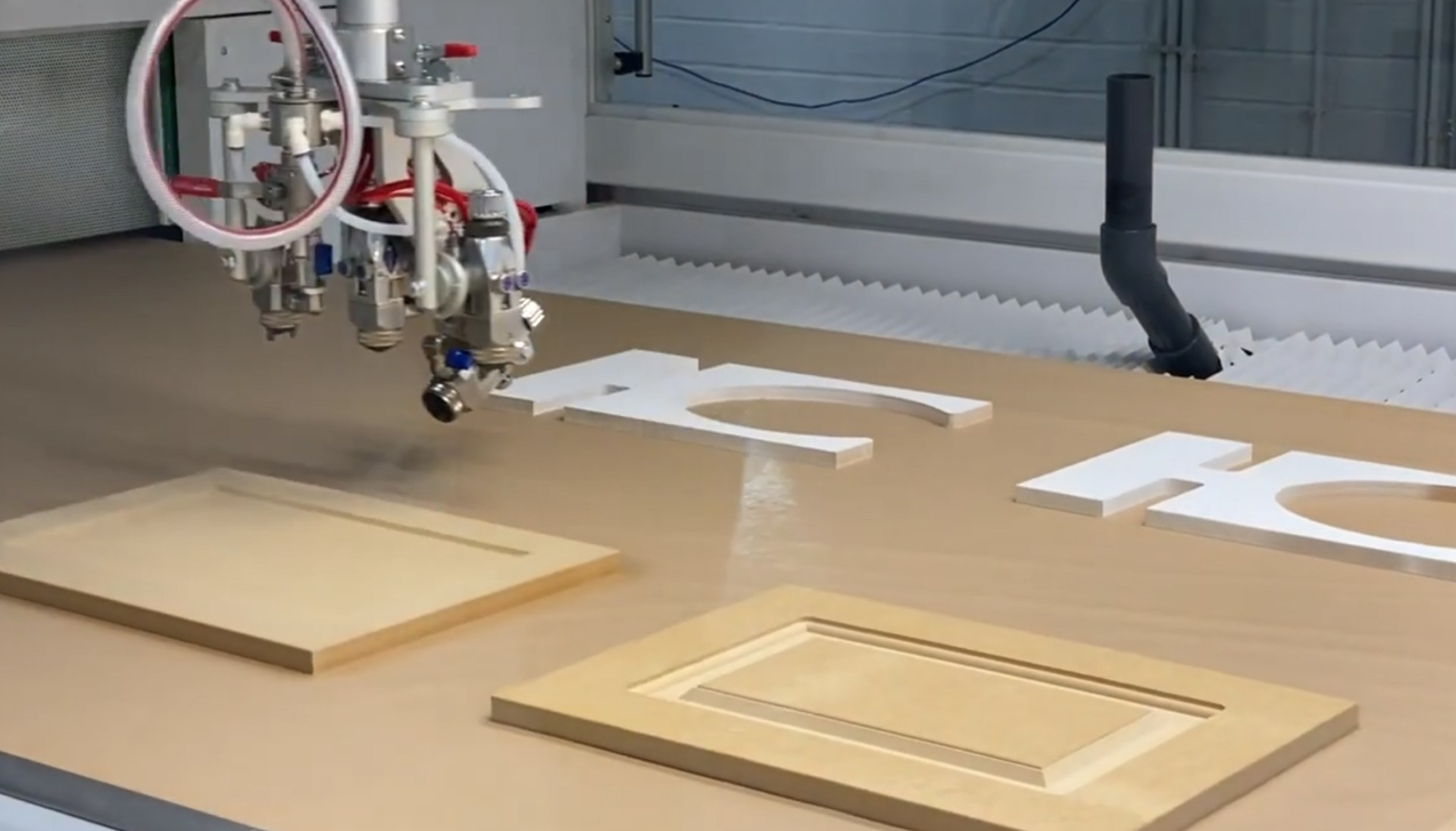 Robotic priming of cabinet doors